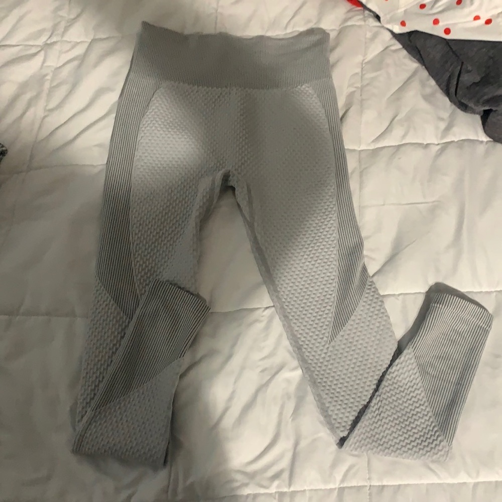 Grey leggings in the size small from shein